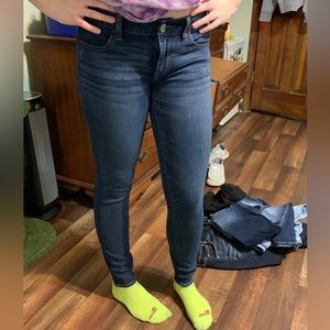Size 4 American eagle skinny jeans